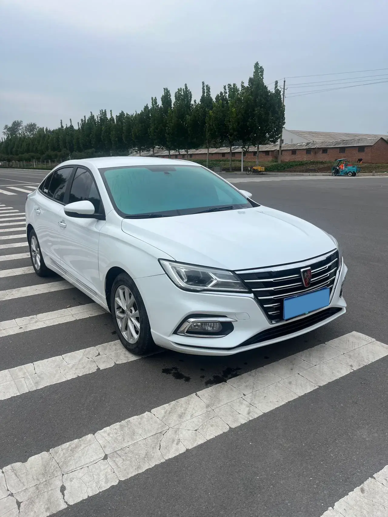 2020 ROEWE I5 thumbnail 2