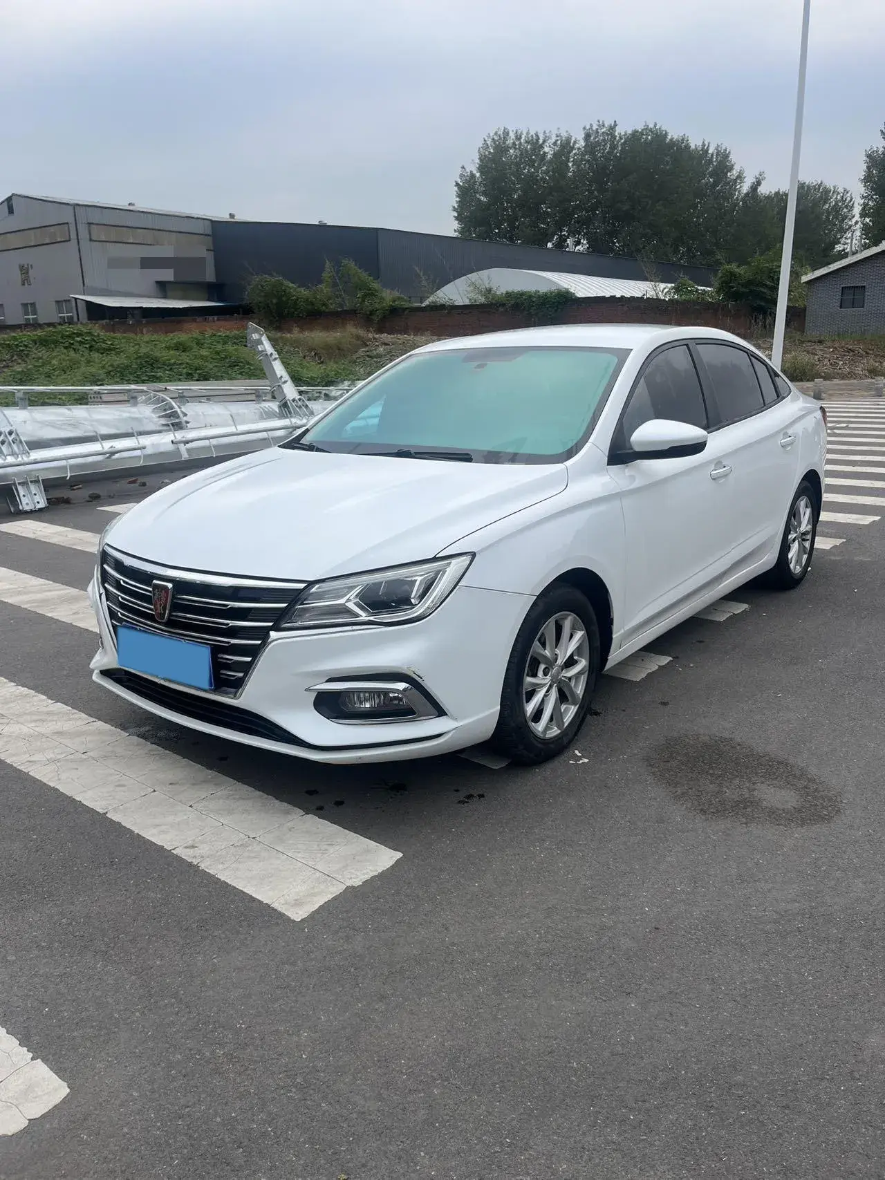 2020 ROEWE I5 view 1