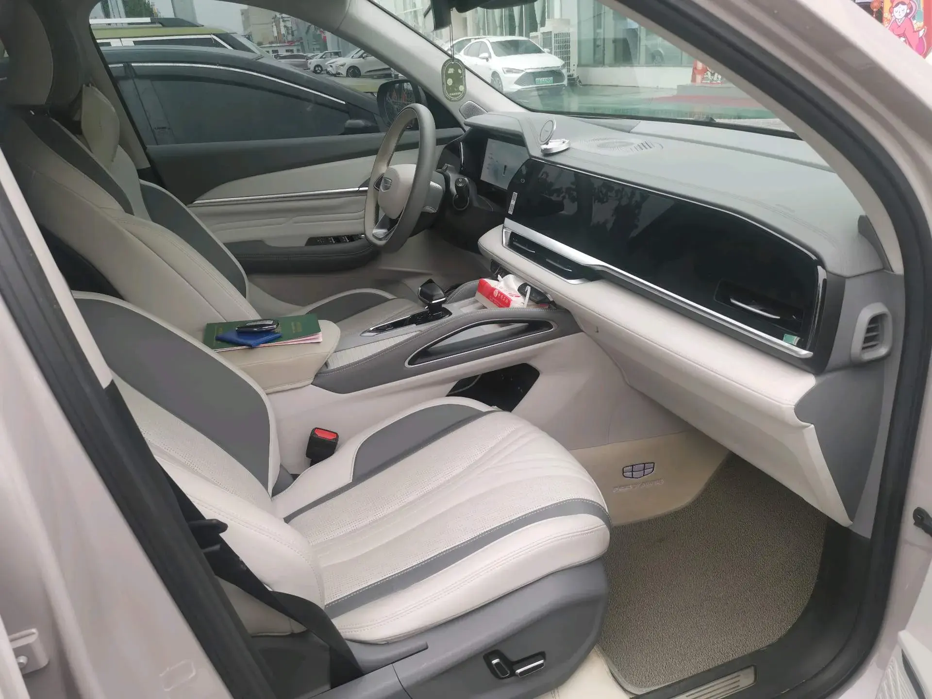 2024 GEELY MONJARO thumbnail 3