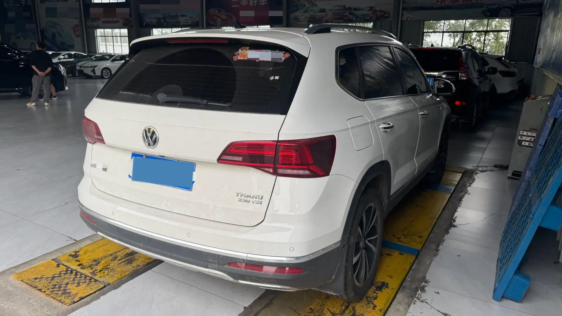 2019 VOLKSWAGEN THARU thumbnail 4