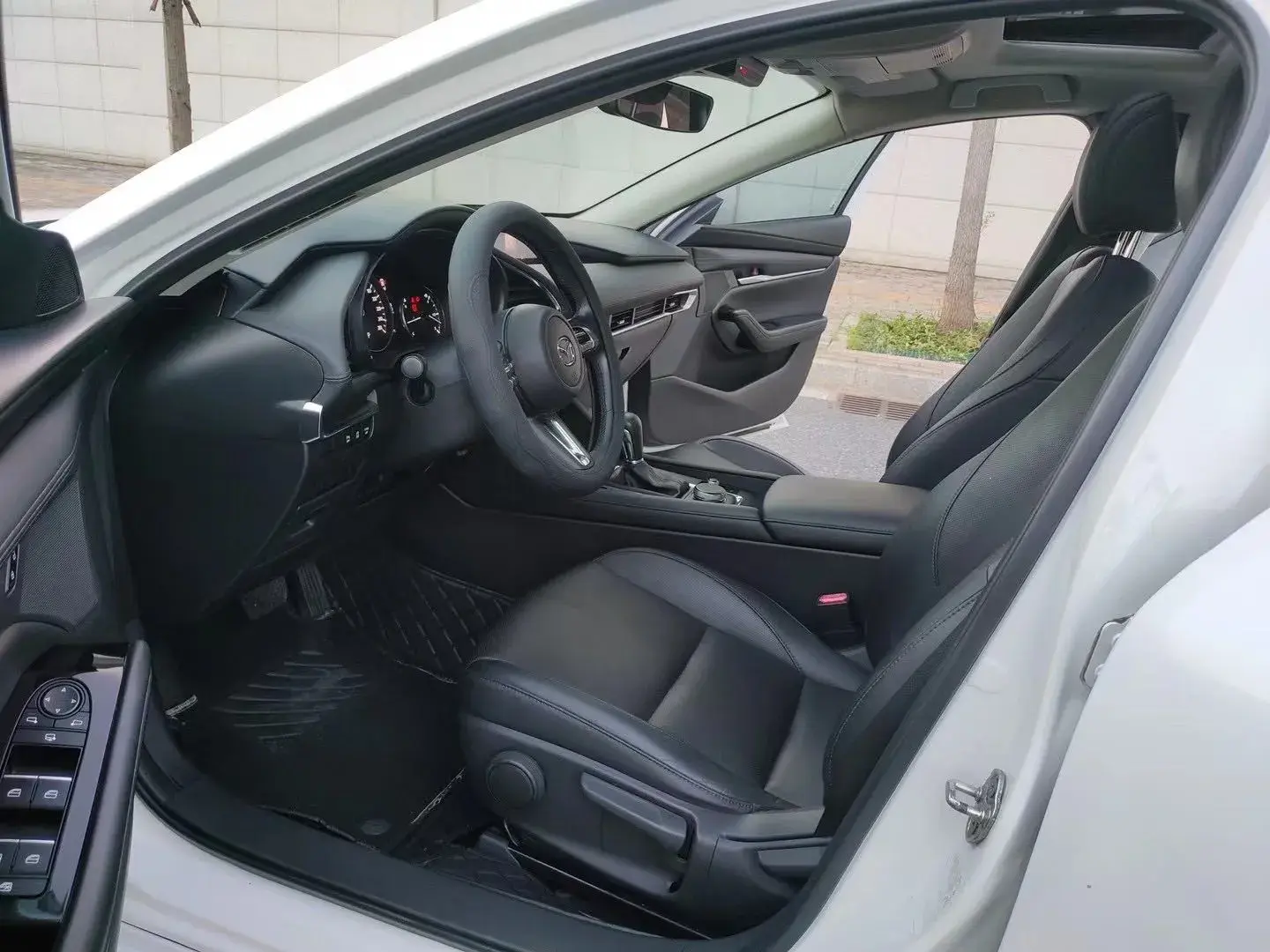 2020 MAZDA 3 thumbnail 4