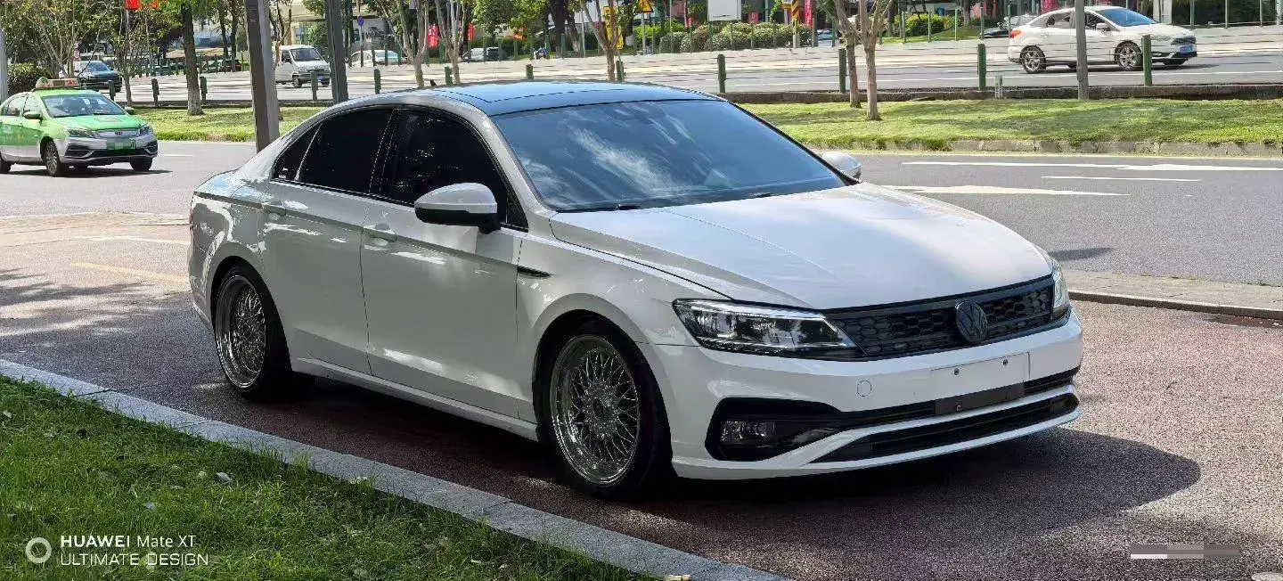 2021 VOLKSWAGEN LAMANDO thumbnail 3