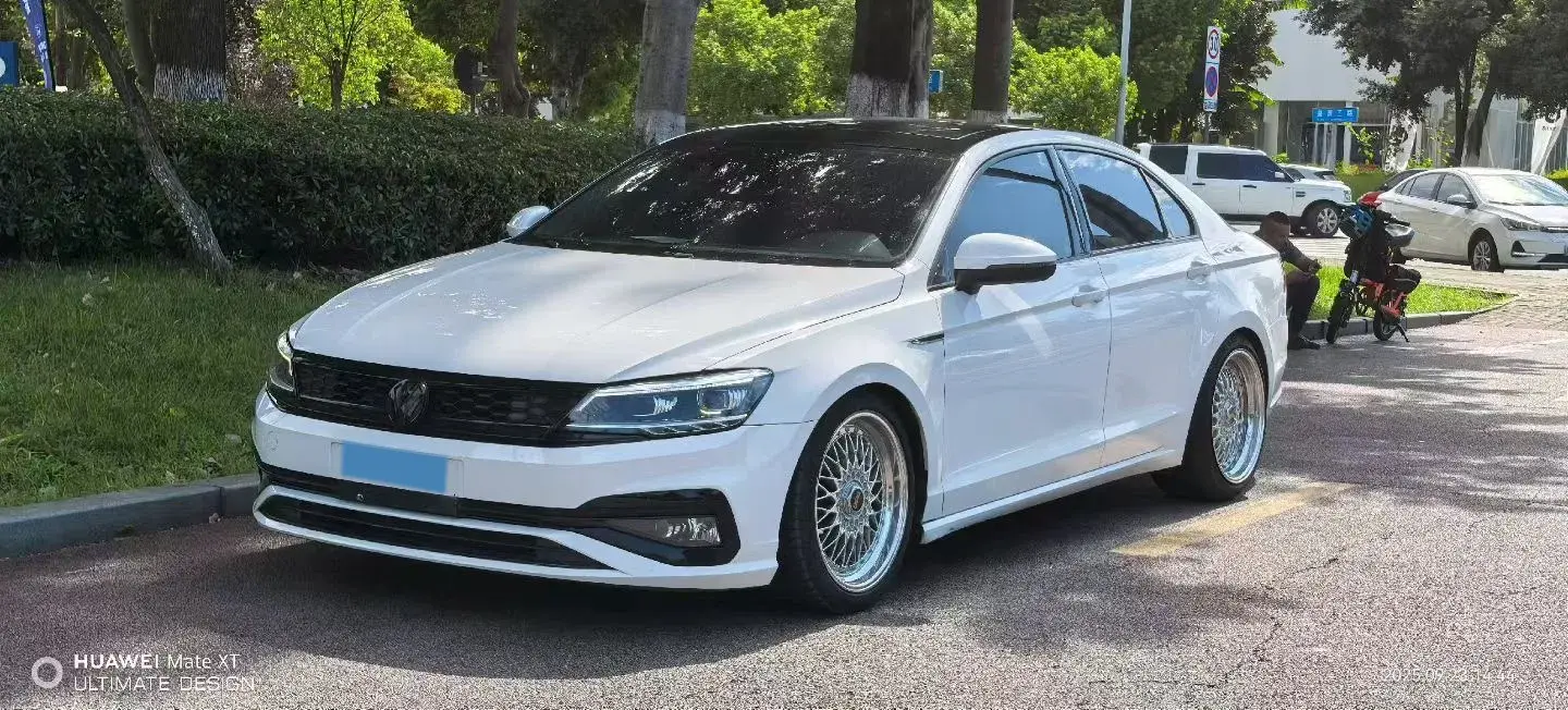 2021 VOLKSWAGEN LAMANDO view 1