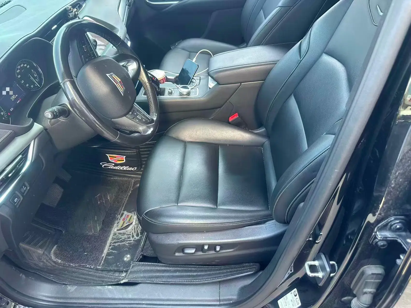 2021 CADILLAC XT4 thumbnail 2