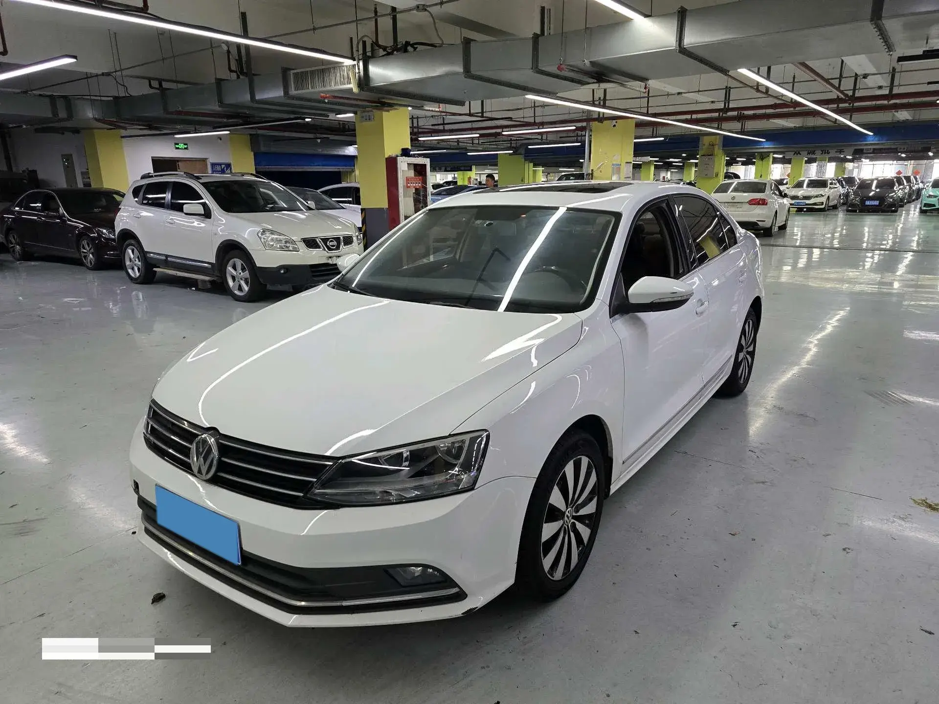 2017 VOLKSWAGEN SAGITAR view 1