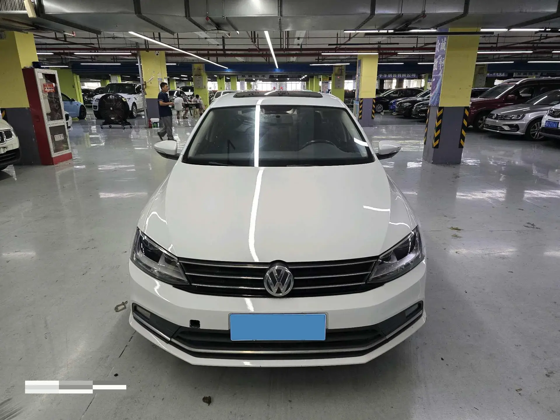 2017 VOLKSWAGEN SAGITAR thumbnail 2