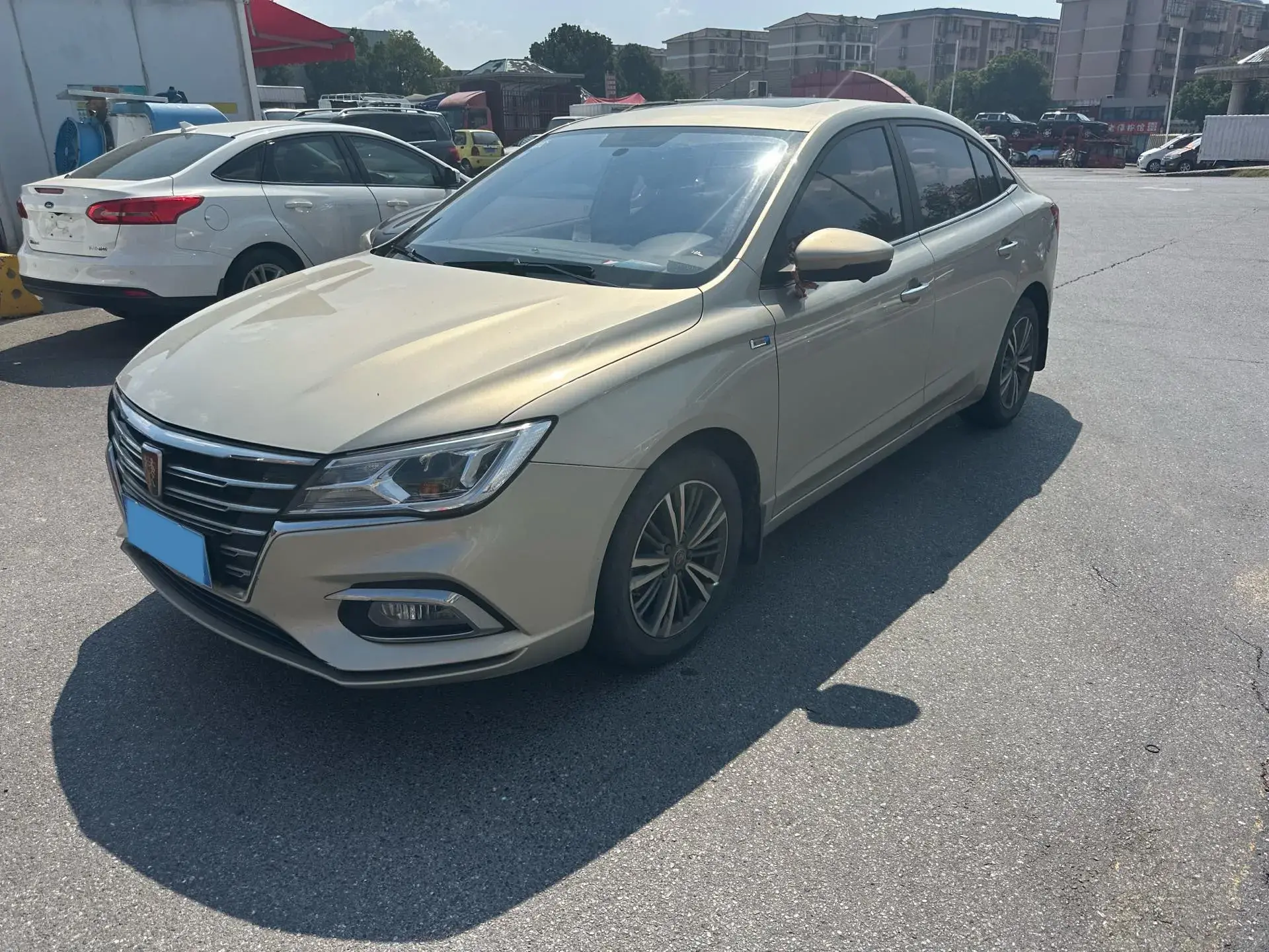 2019 ROEWE I5 view 1