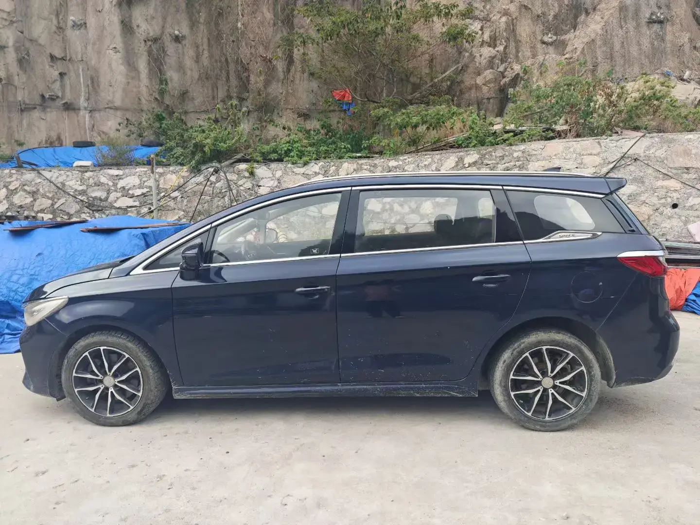 2018 BYD SONG thumbnail 4