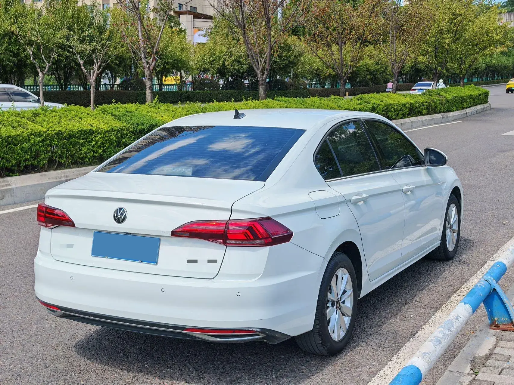 2021 VOLKSWAGEN BORA thumbnail 4