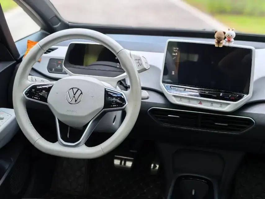 2023 VOLKSWAGEN ID.3 thumbnail 4