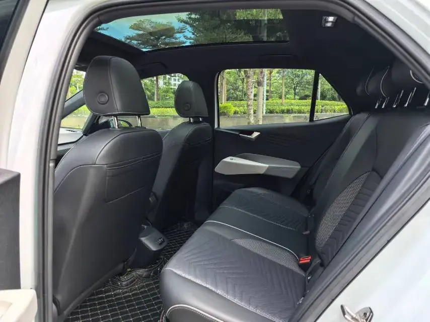 2023 VOLKSWAGEN ID.3 thumbnail 3