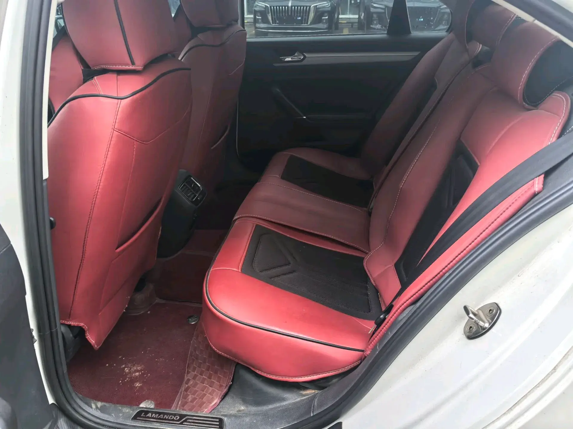 2021 VOLKSWAGEN LAMANDO thumbnail 3