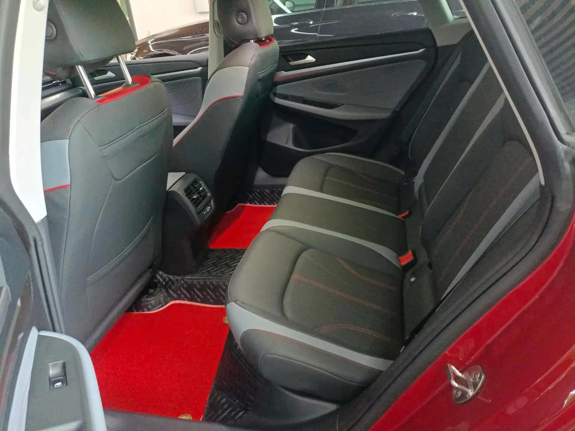 2022 VOLKSWAGEN LAMANDO thumbnail 4