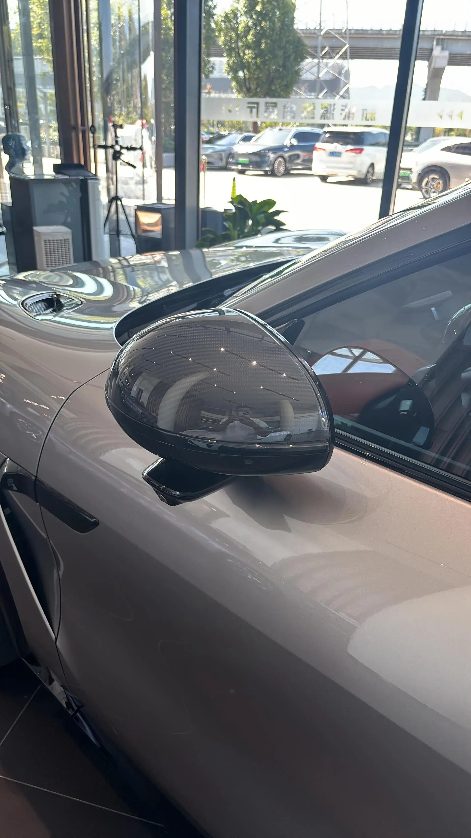 2025 MI YU7 thumbnail 3