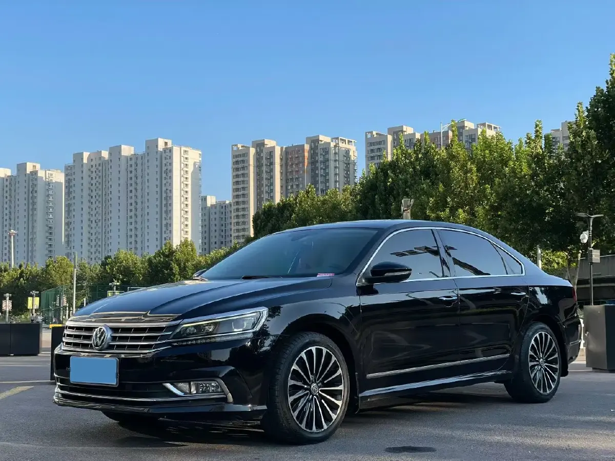 2017 Volkswagen Passat 1.8T 180HP L4 7DCT