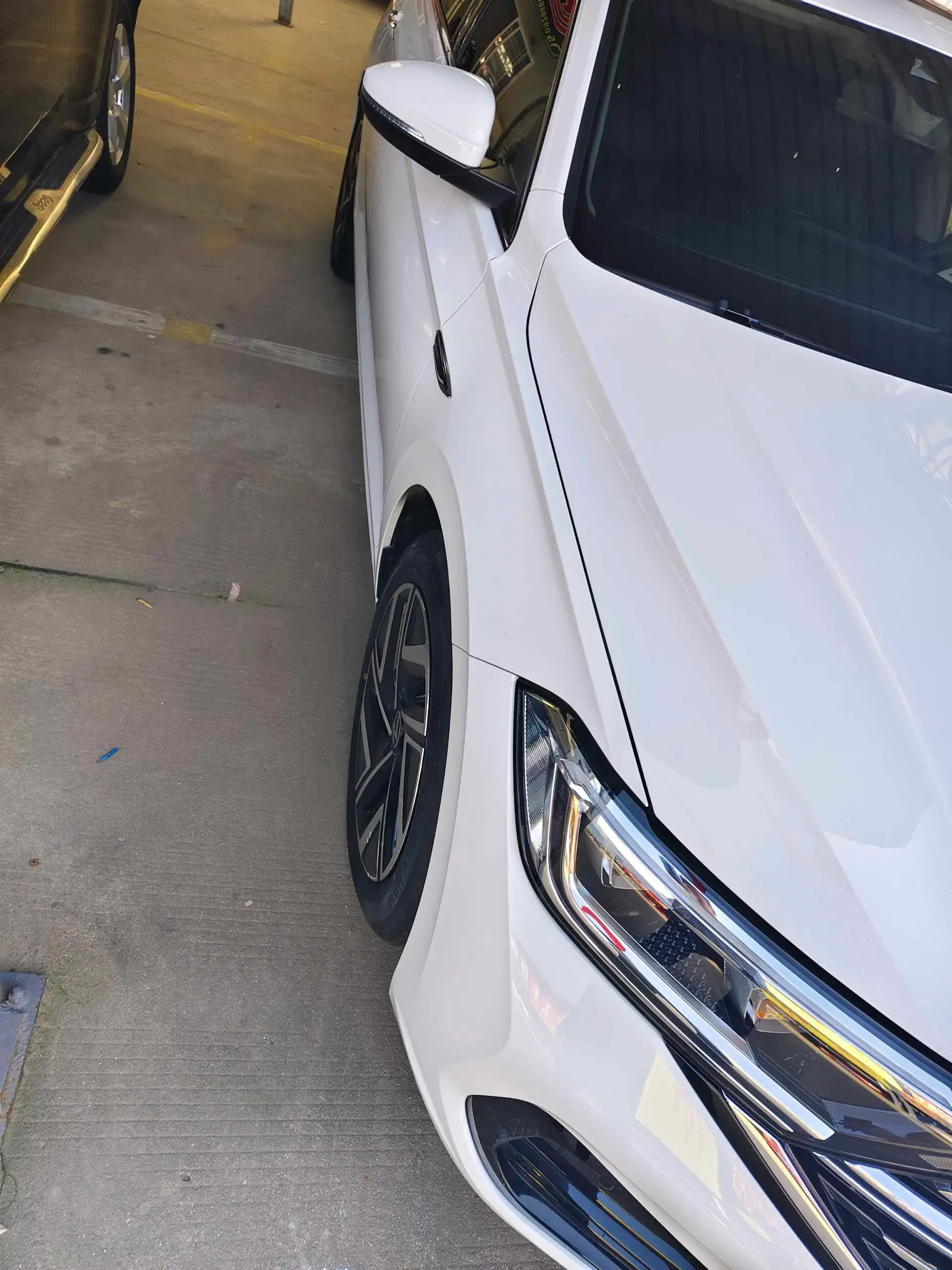 2023 VOLKSWAGEN SAGITAR thumbnail 2