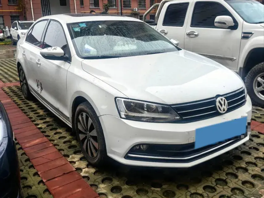 2018 VOLKSWAGEN SAGITAR thumbnail 3