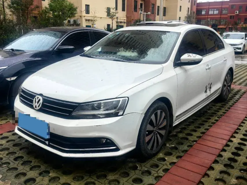 2018 VOLKSWAGEN SAGITAR view 1