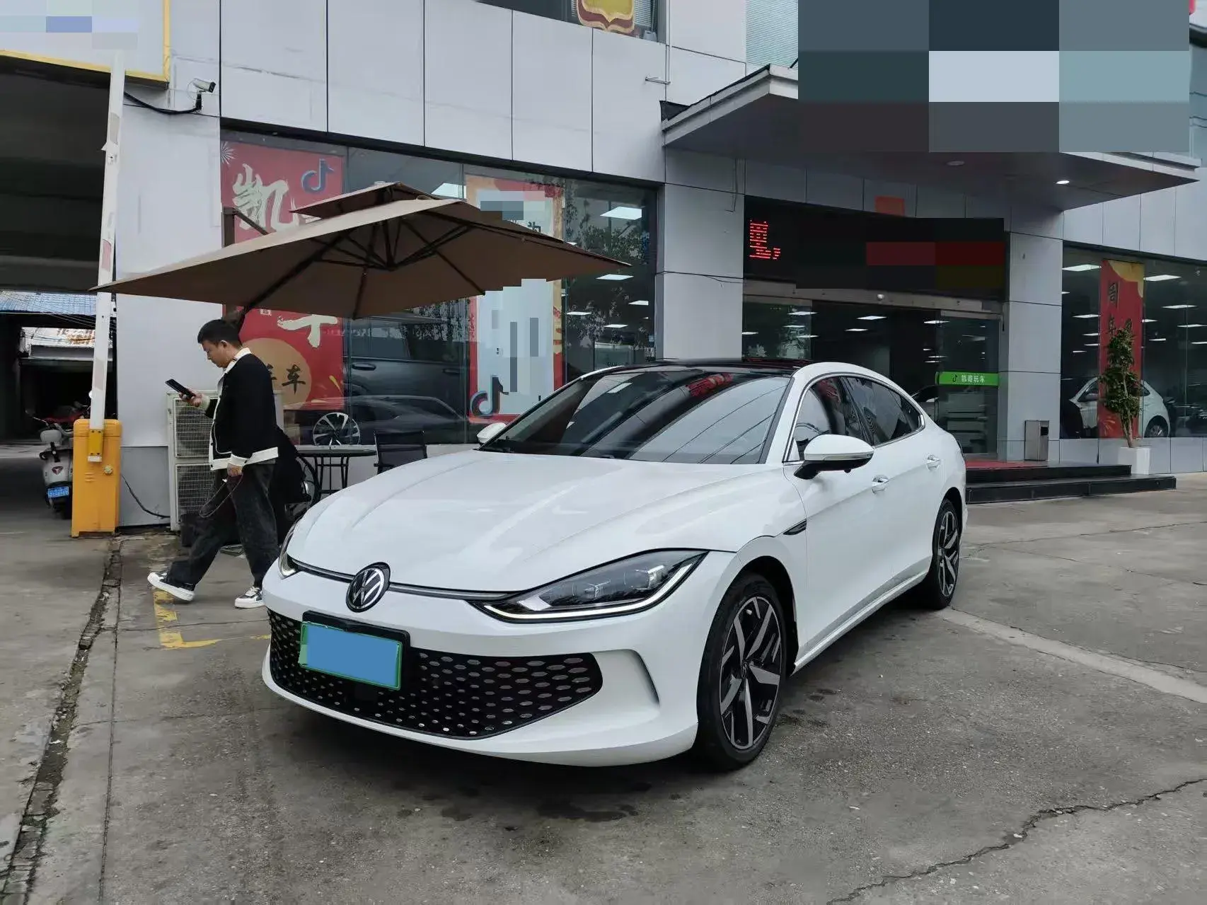 2023 VOLKSWAGEN LAMANDO view 1