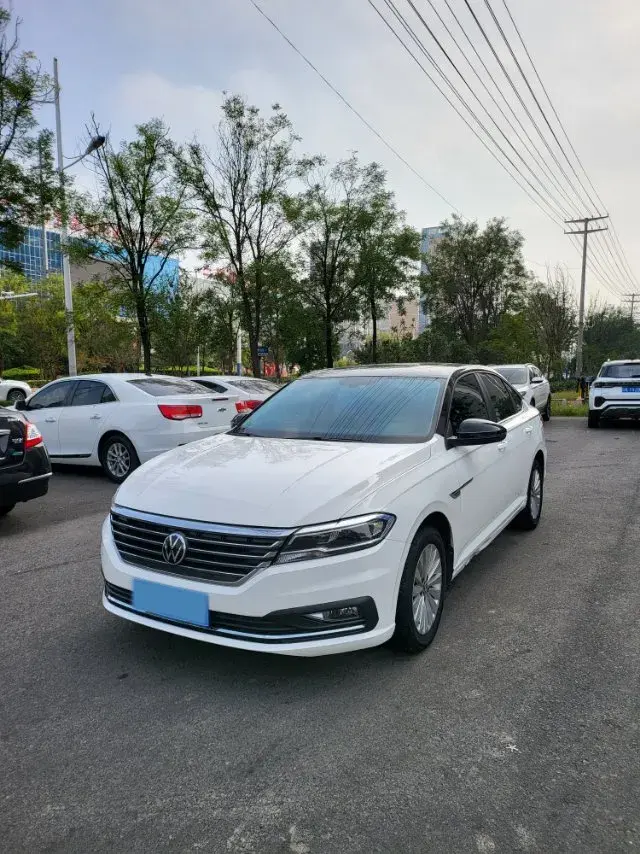 2021 VOLKSWAGEN LAVIDA view 1
