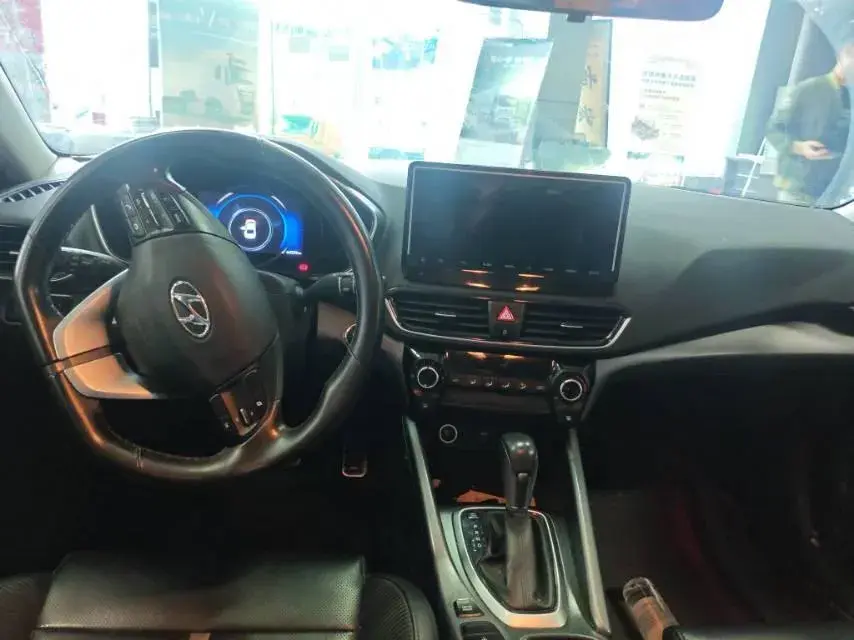 2019 HYUNDAI LA thumbnail 4