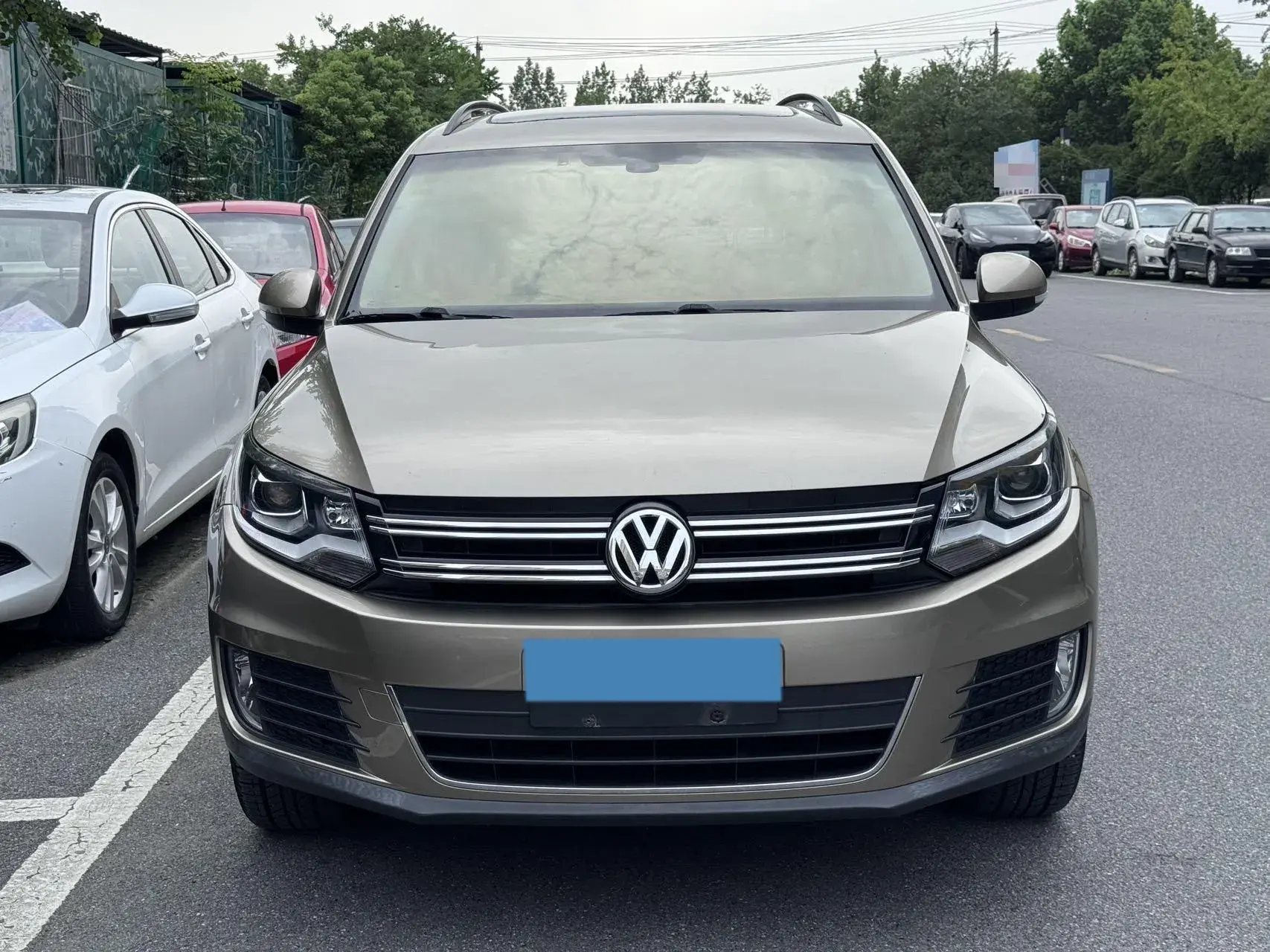 2017 VOLKSWAGEN TIGUAN thumbnail 2
