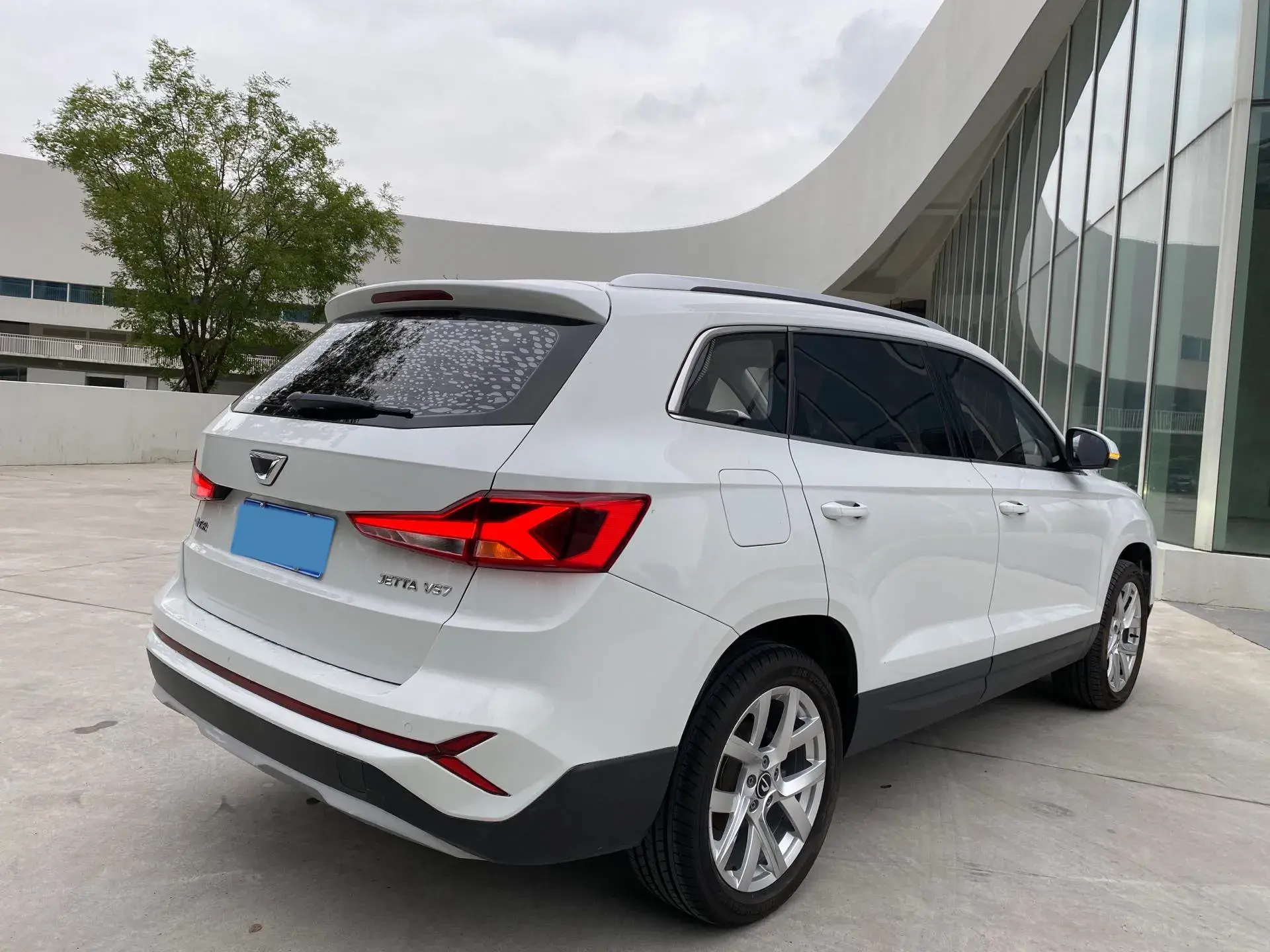 2023 JETTA VS7 thumbnail 4