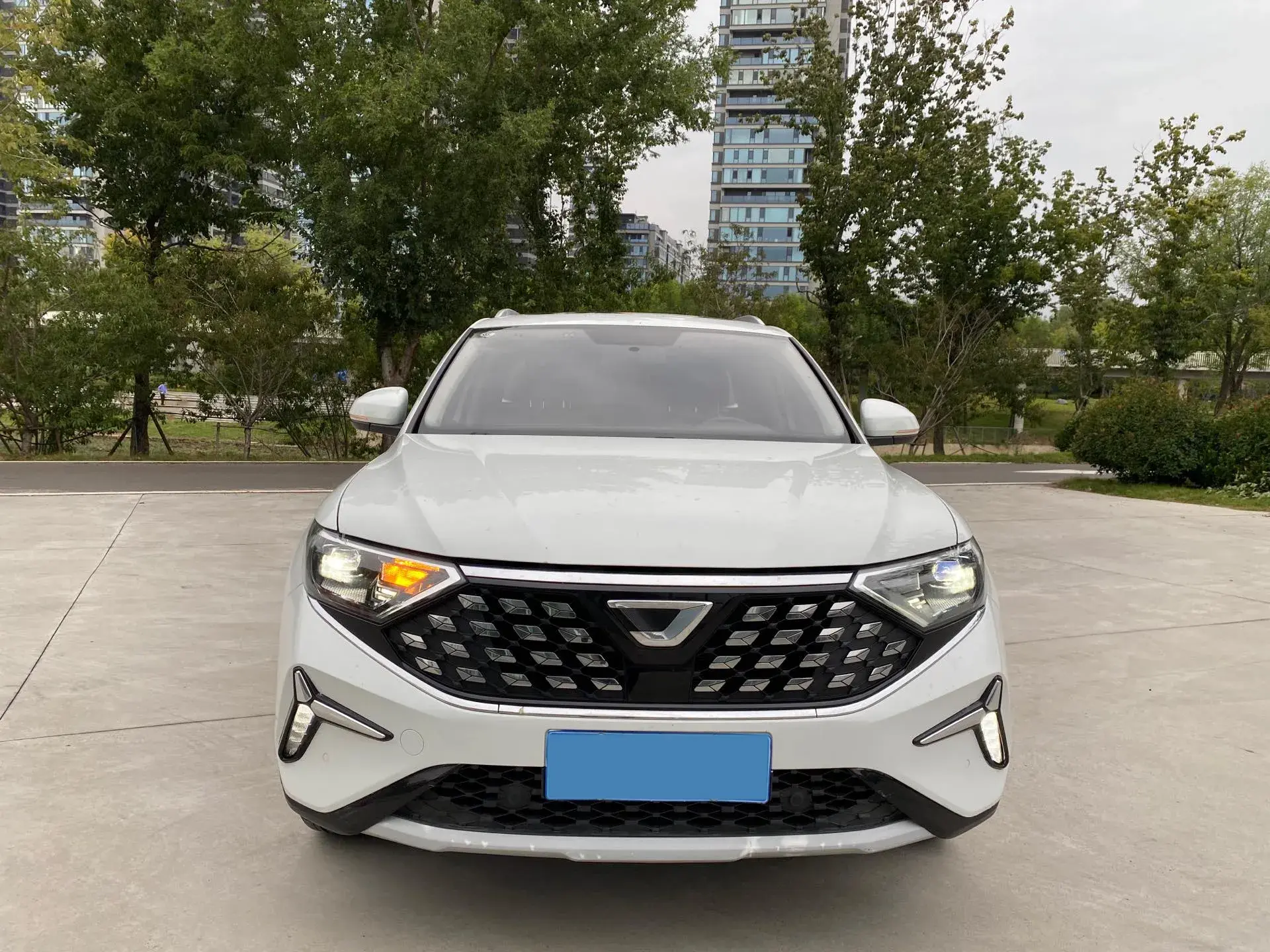 2023 JETTA VS7 thumbnail 2