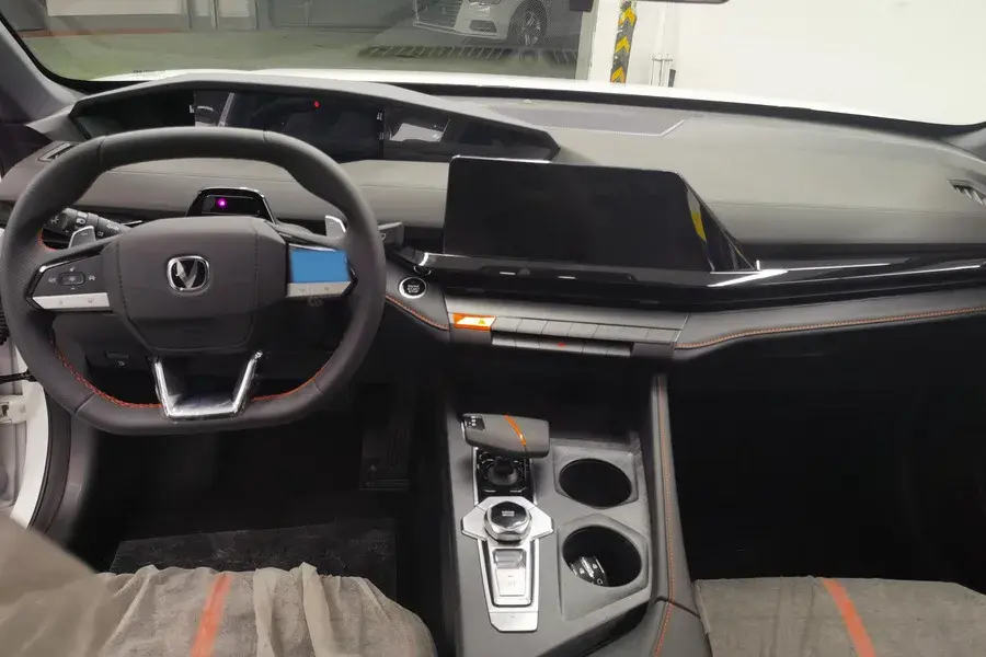 2024 CHANGAN UNI-V thumbnail 3