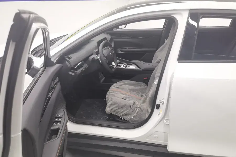 2024 CHANGAN UNI-V thumbnail 4