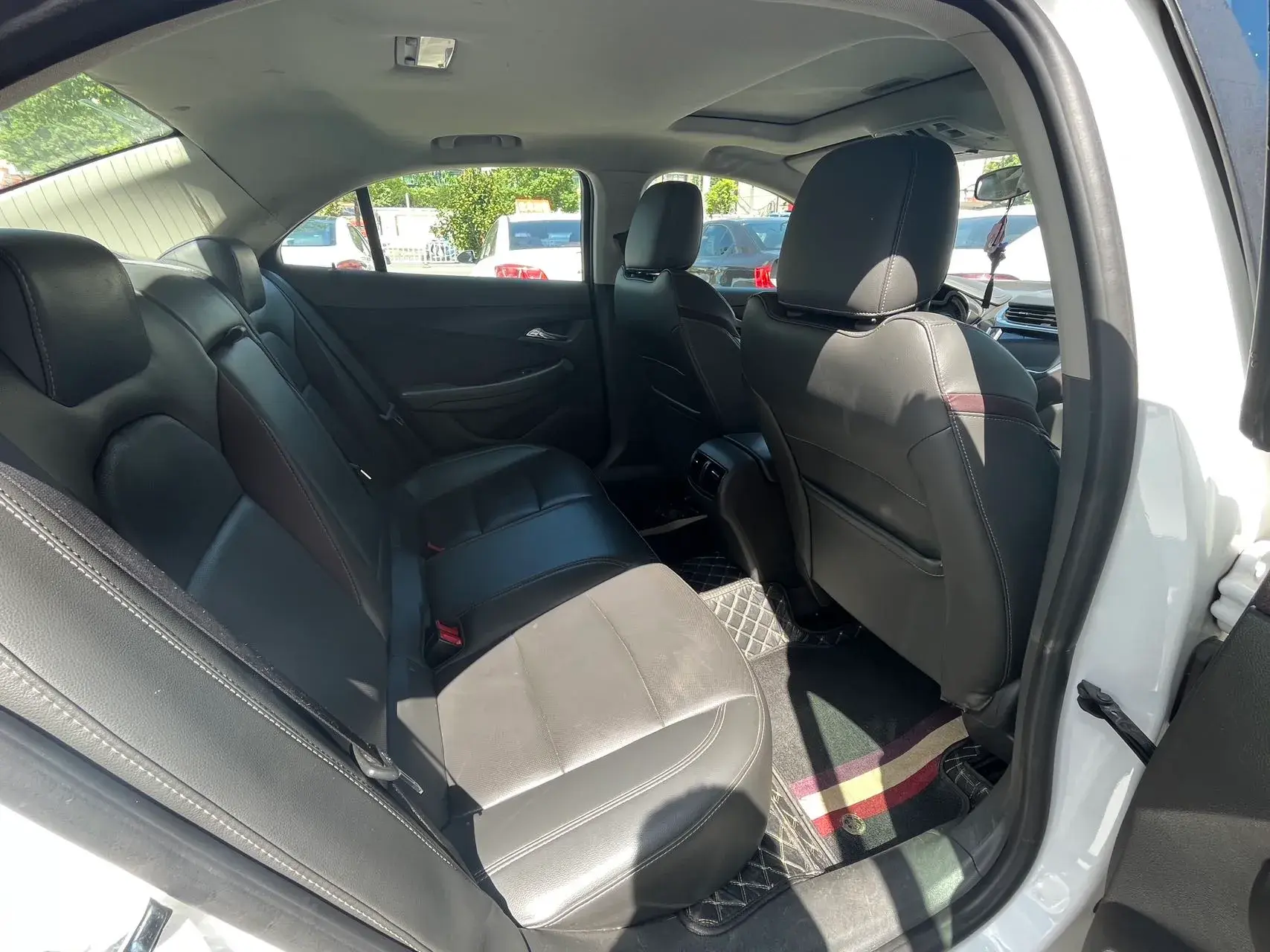 2018 CHEVROLET MALIBU thumbnail 3