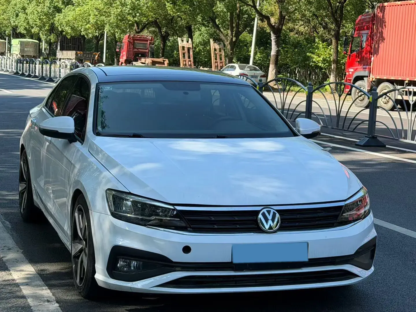2019 VOLKSWAGEN LAMANDO thumbnail 3