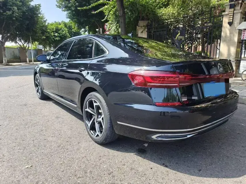 2024 VOLKSWAGEN PASSAT thumbnail 4