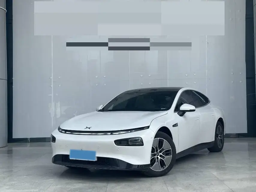 2023 XPENG P7 view 1