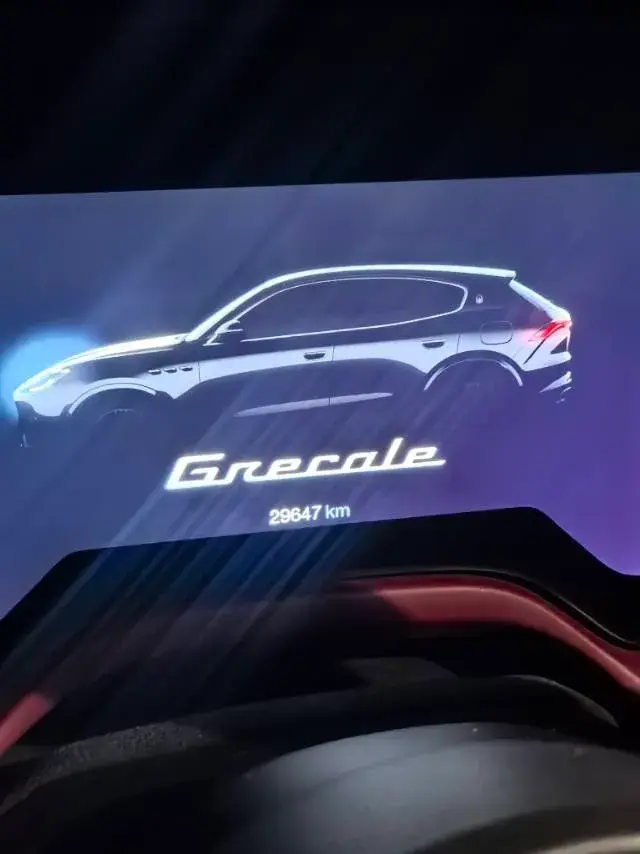 2022 MASERATI LEVANTE thumbnail 2