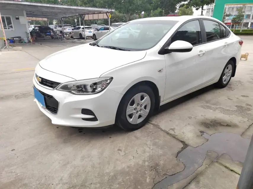 2019 CHEVROLET CAVALIER view 1