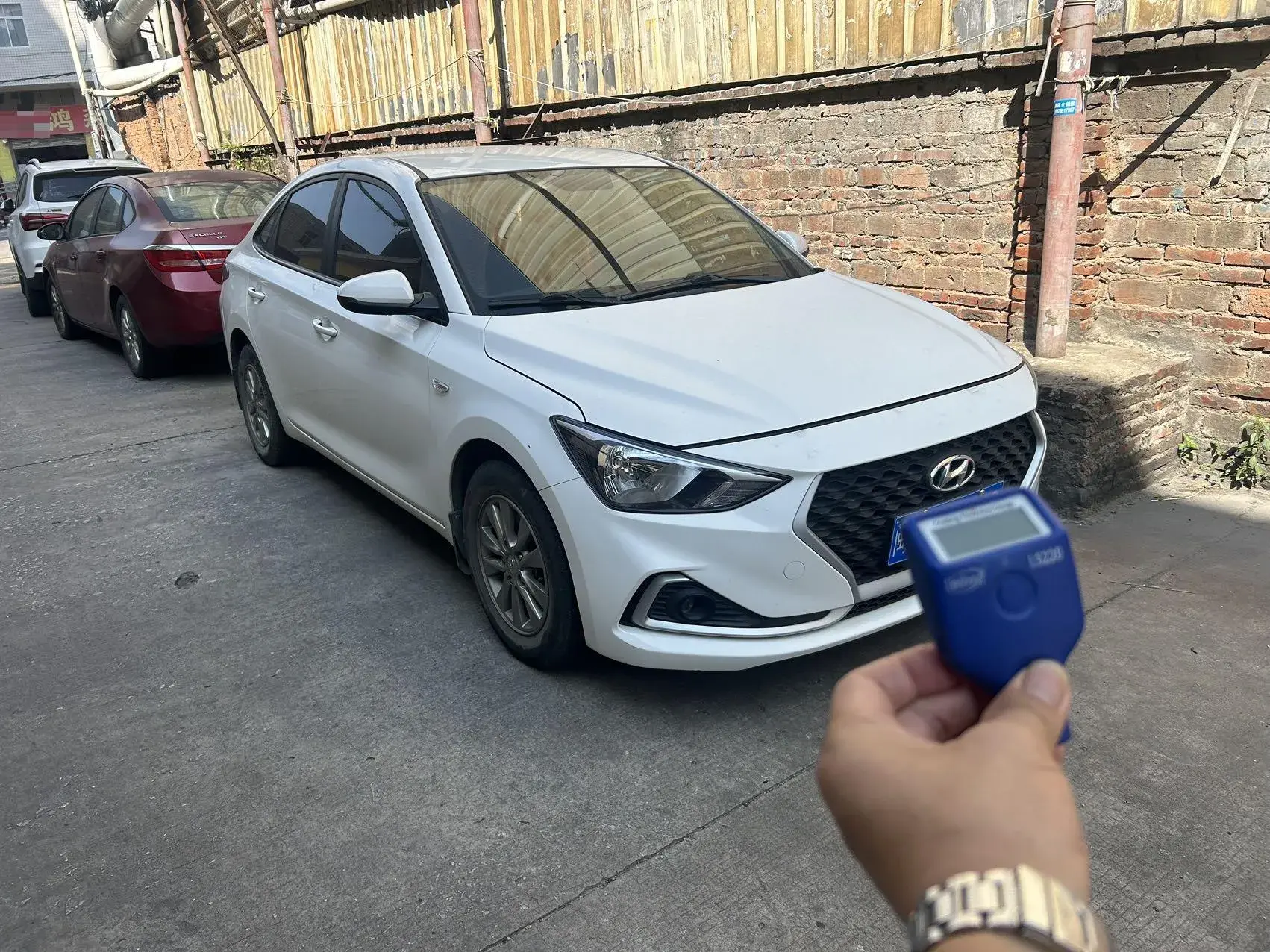 2017 HYUNDAI CELESTA thumbnail 3