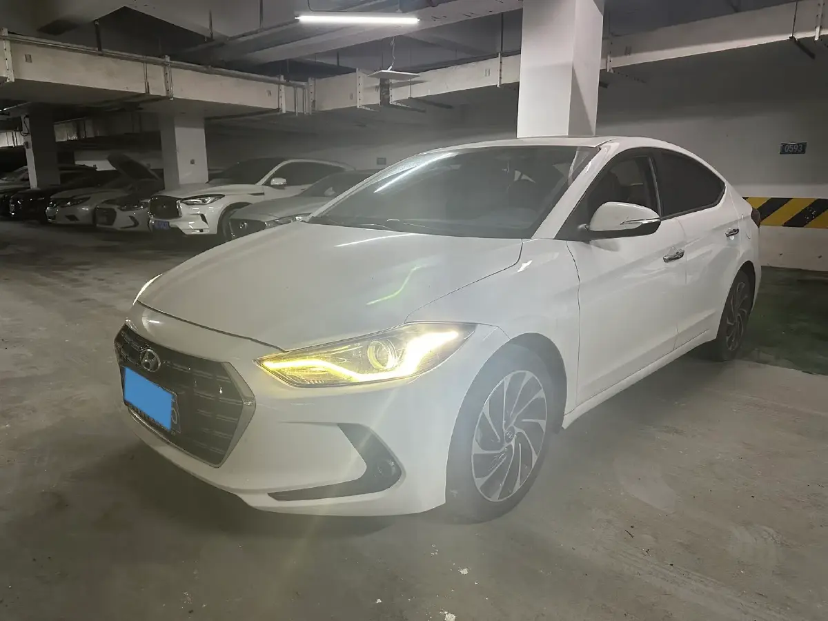 2019 Hyundai Elantra 1.5L 115HP L4 CVT