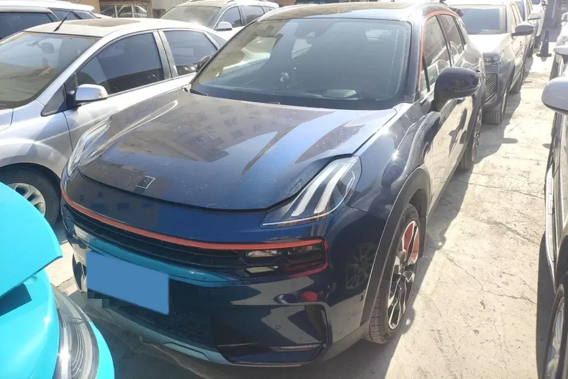 2020 LYNK&CO 06 thumbnail 3