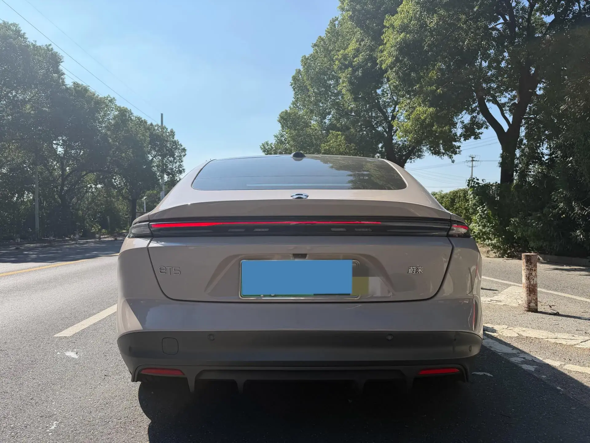 2022 NIO ET5 thumbnail 2