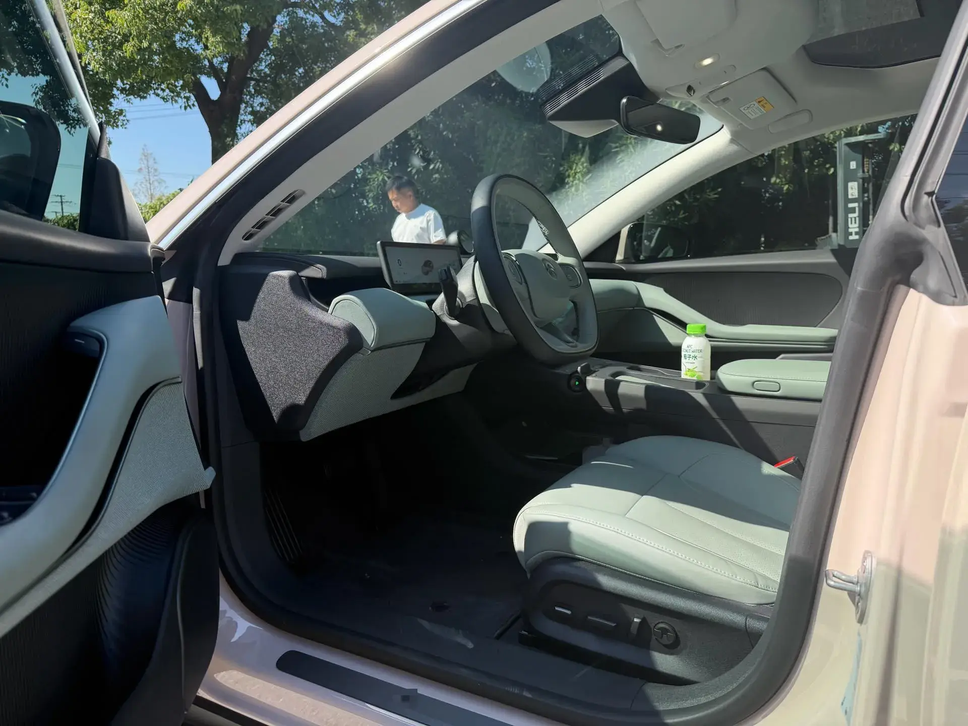 2022 NIO ET5 thumbnail 4