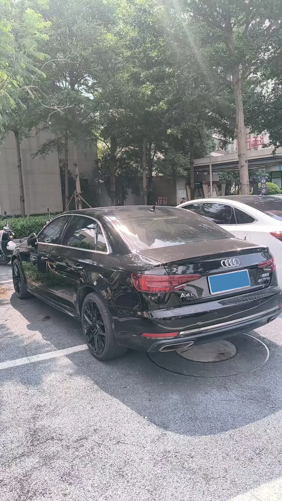 2019 AUDI A4L thumbnail 3