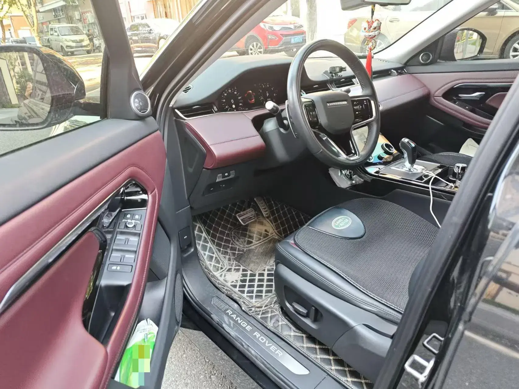 2021 LAND ROVER thumbnail 4