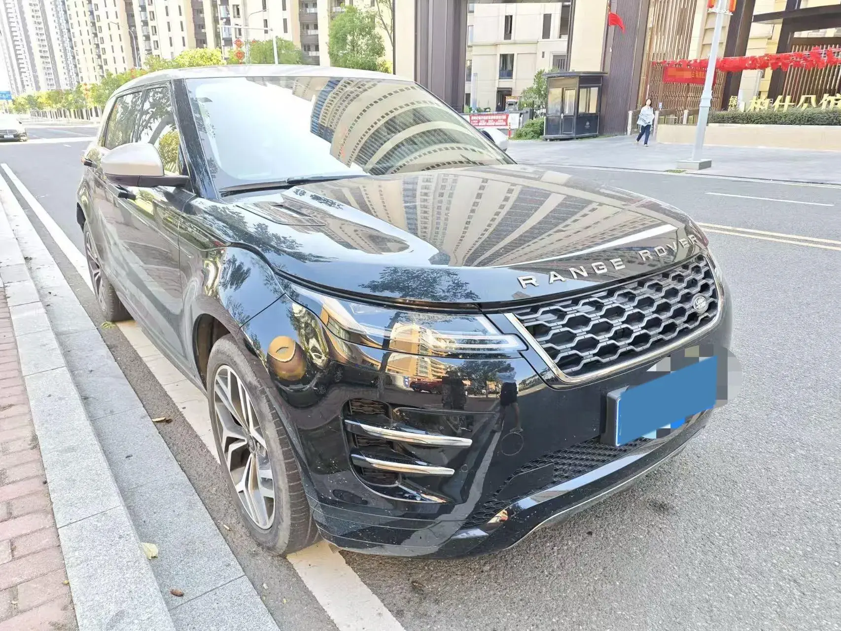 2021 LAND ROVER thumbnail 3