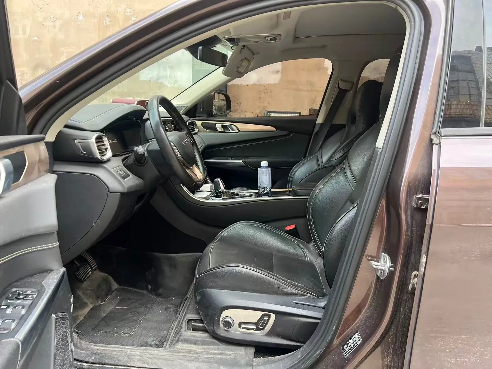 2017 LYNK&CO 01 thumbnail 3