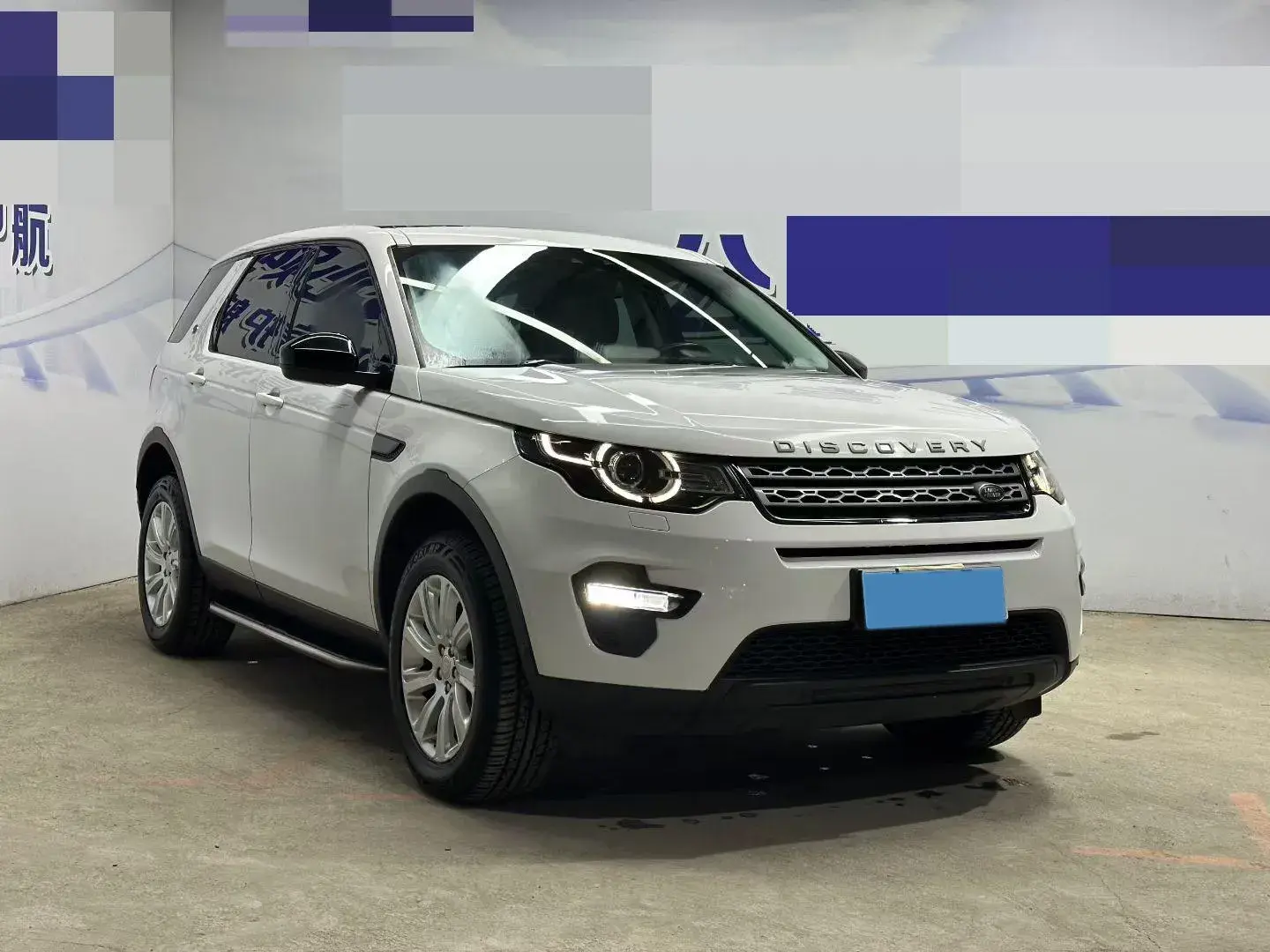 2019 LAND ROVER thumbnail 3