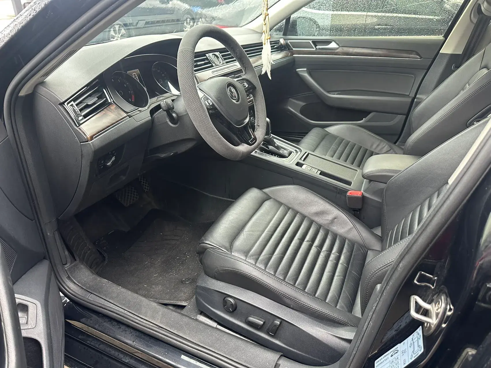 2018 VOLKSWAGEN MAGOTAN thumbnail 2