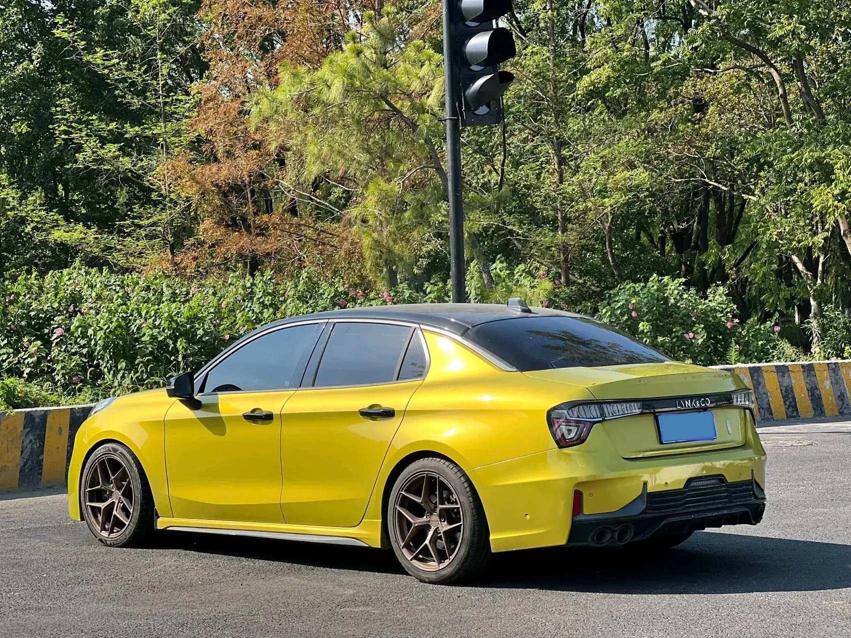 2020 LYNK&CO 03 thumbnail 4