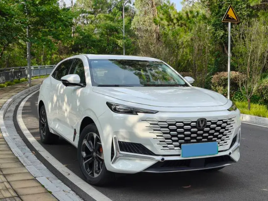 2023 CHANGAN UNI-K thumbnail 3