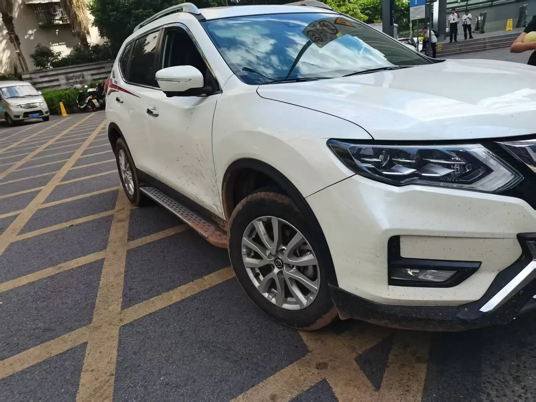 2022 NISSAN X-TRAIL thumbnail 3